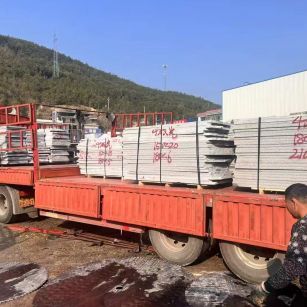 深圳 芝麻灰花岗岩光面毛板出货日常