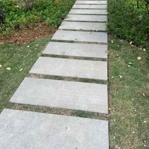 深圳 芝麻黑小区踏步、汀步石铺装效果