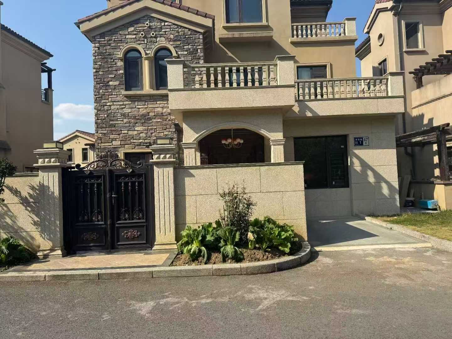 深圳黄金麻别墅干挂效果展示