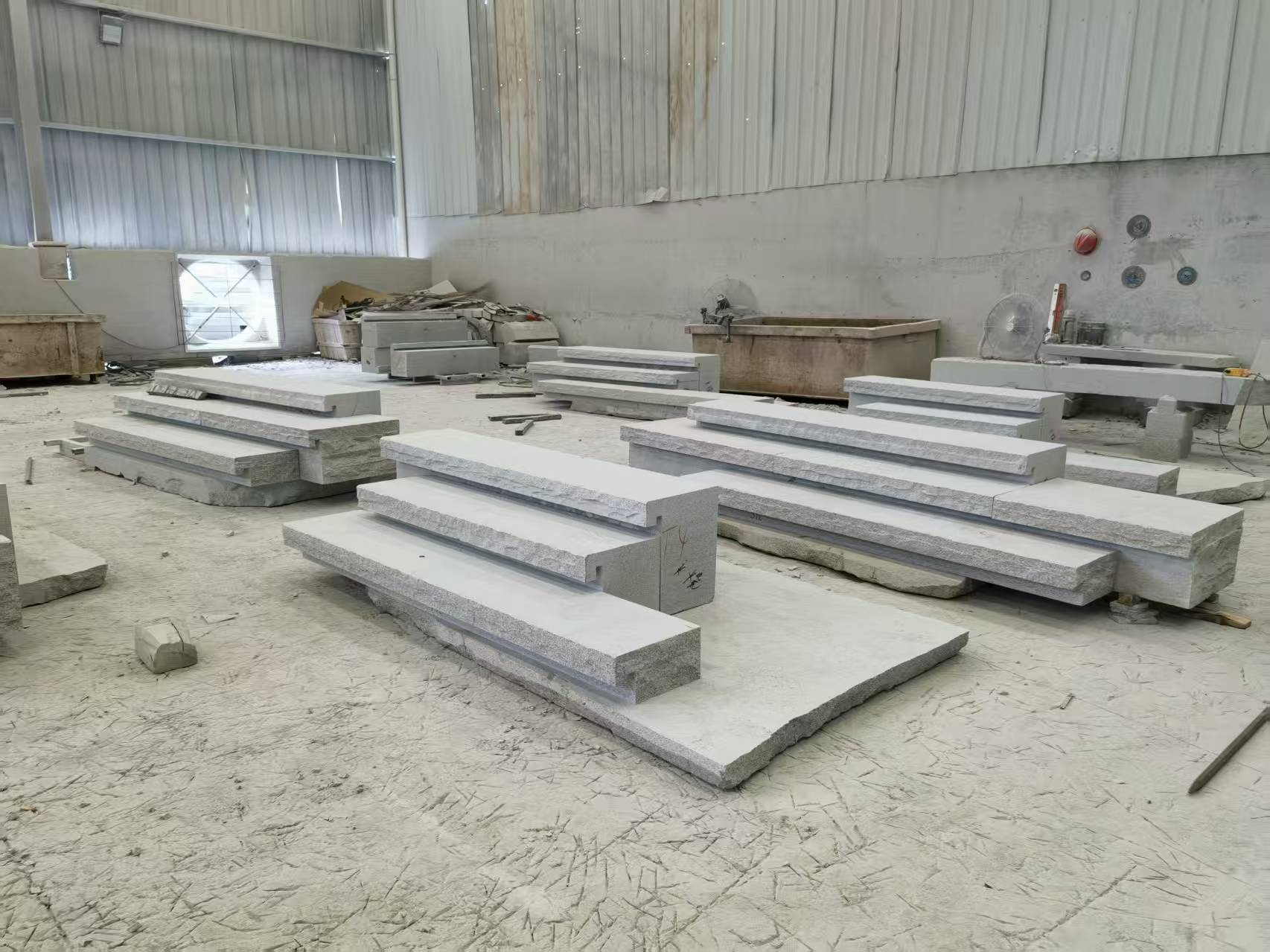深圳 整石台阶（大面火烧+侧面自然面），出货前厂内拼装