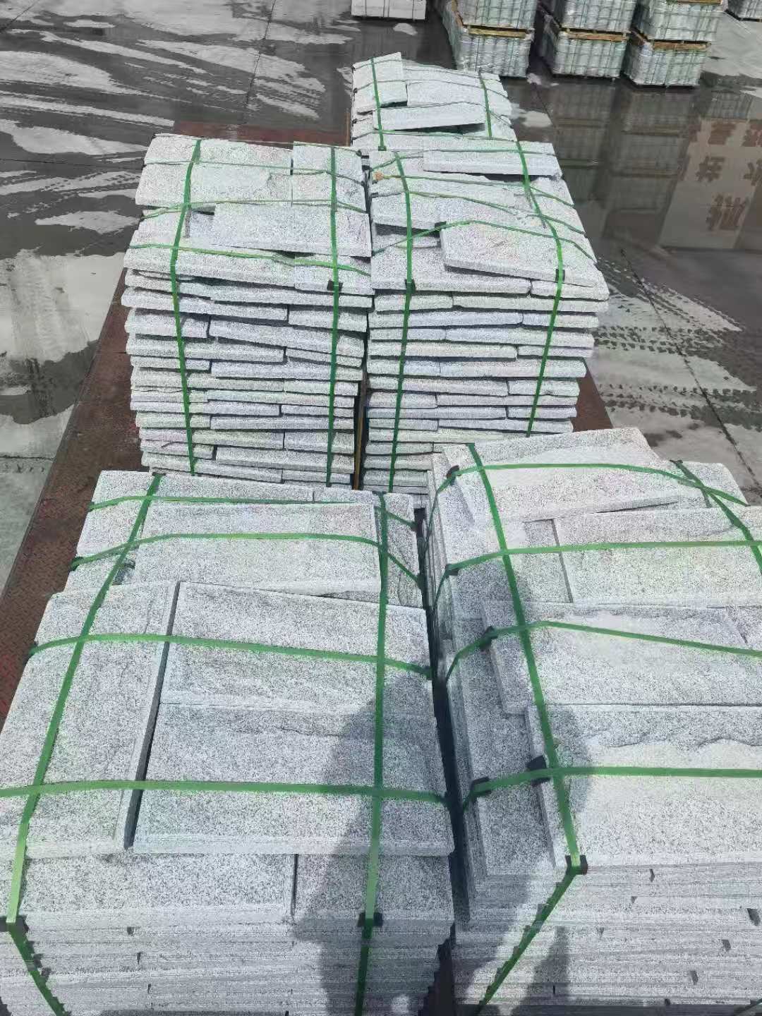 深圳 芝麻白蘑菇石装车出货