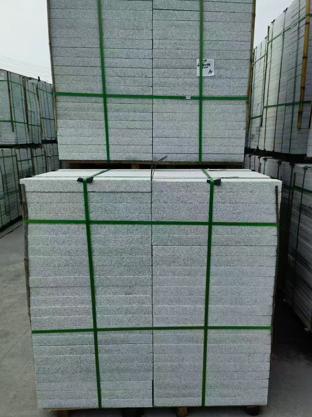 深圳 火烧面地铺石，街道广场园林市政工程板，1.8~5.0厚均有现货