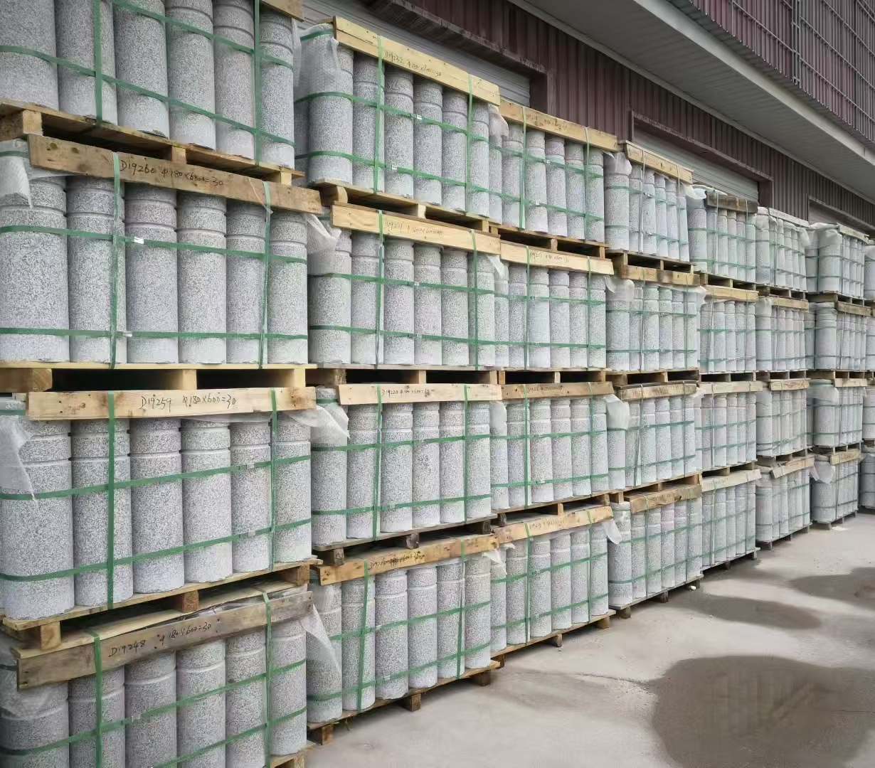 深圳 芝麻白挡车柱、阻车桩、隔离柱