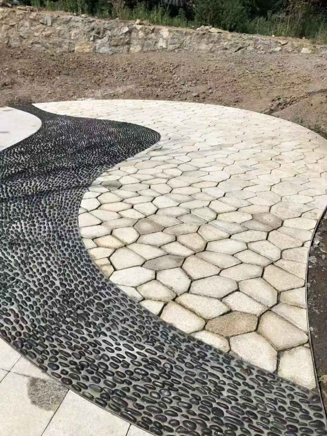 深圳 黄金麻冰裂缝室外铺装效果完美展示