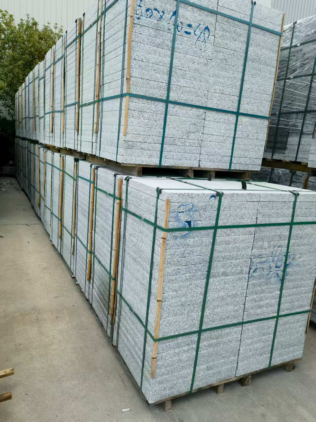 深圳 大花芙蓉白火烧成品，市政园林广场地铺石