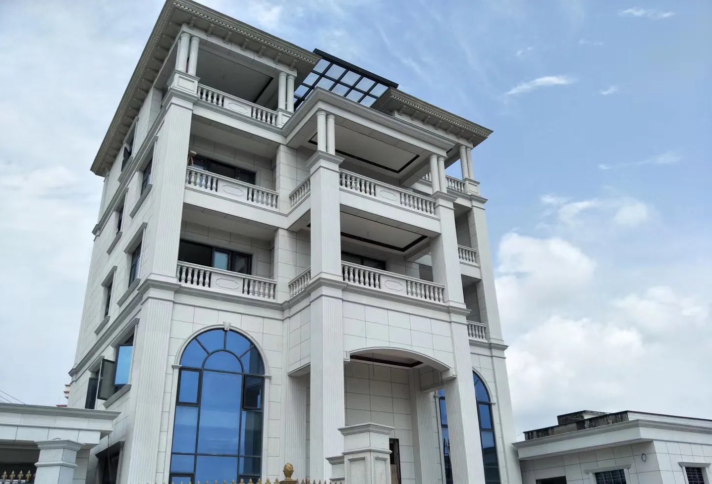 深圳芝麻白别墅干挂效果展示