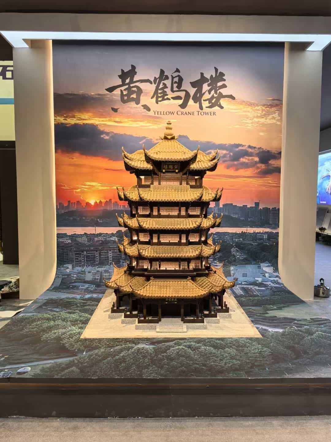 深圳仿古石文创作品-黄鹤楼