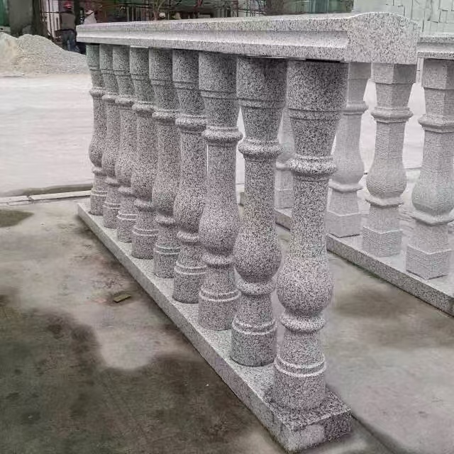 深圳 芝麻白圆形光面花瓶柱，栏杆