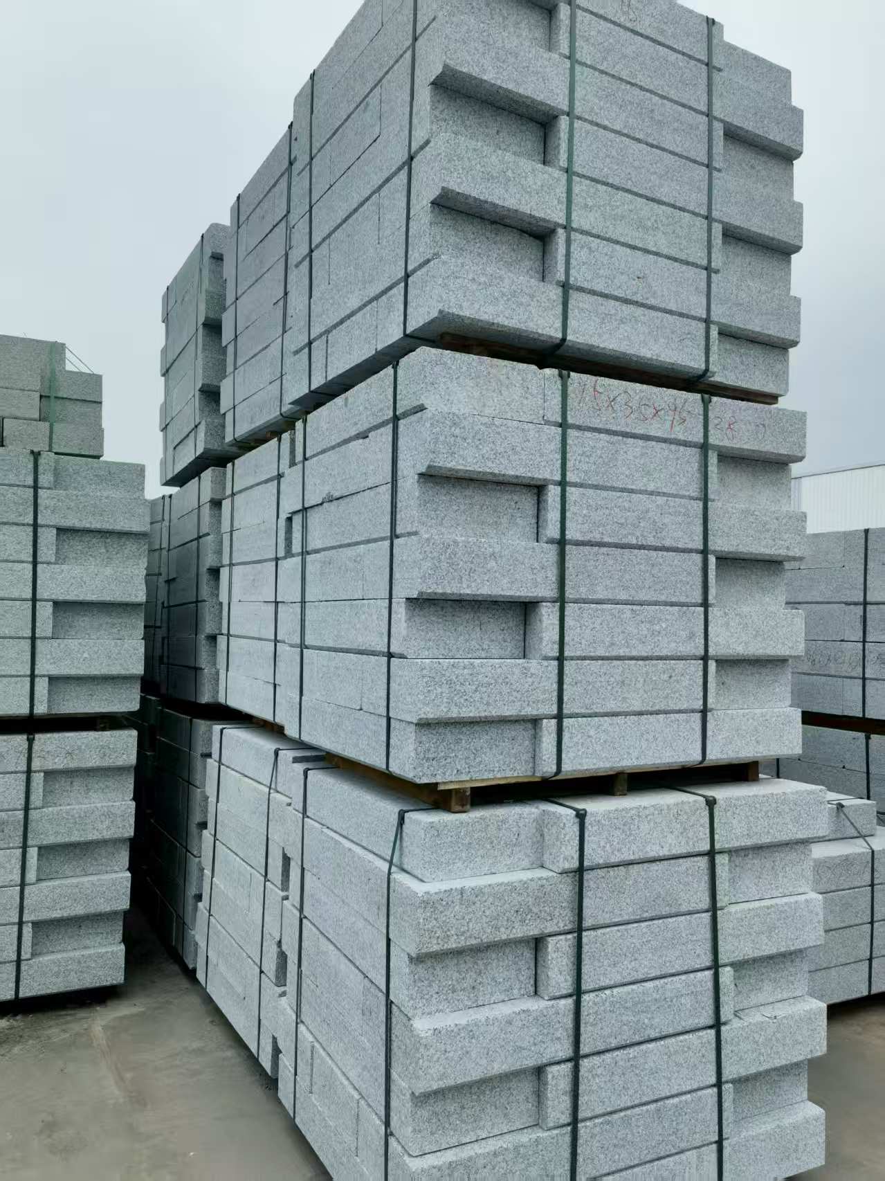 深圳 路沿石，板板正正的路沿石