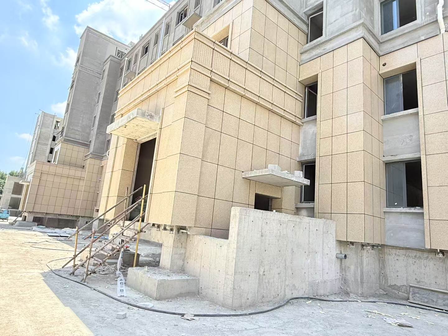 深圳 黄金麻干挂，工地实拍