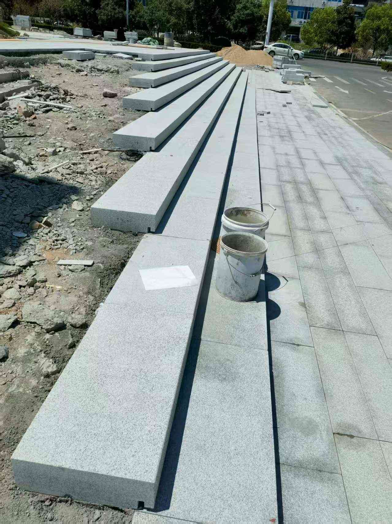 深圳 芝麻白整石台阶，施工现场